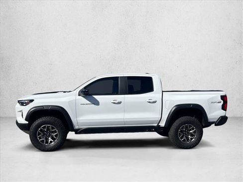 Used 2024 Chevrolet Colorado ZR2 w/ Technology Package image 8