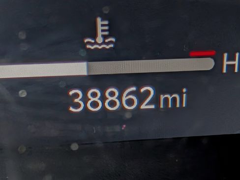 Used 2024 Toyota Highlander Platinum image 10