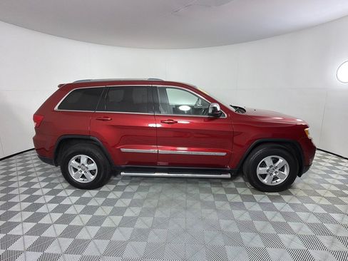 Used 2011 Jeep Grand Cherokee Laredo w/ Mopar Chrome Edition Group AWD/4WD image 4