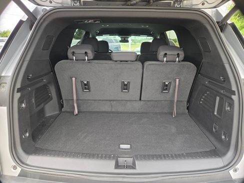 Used 2025 Chevrolet Traverse LT w/ Driver Confidence Package FWD image 23