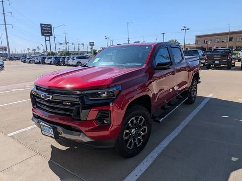 Used 2024 Chevrolet Colorado Z71 w/ Z71 Convenience Package 2 AWD/4WD image 5