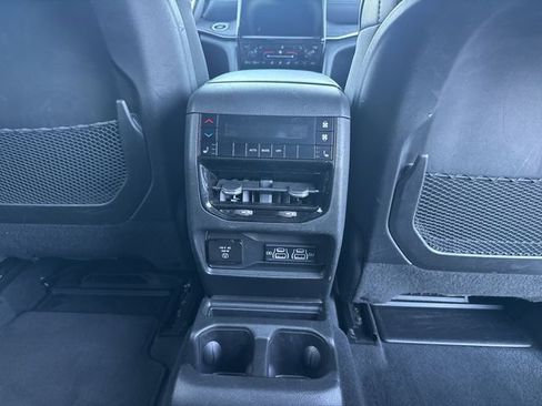 Used 2023 Jeep Grand Cherokee L Limited image 21