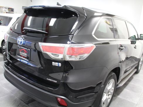 Used 2014 Toyota Highlander Limited Platinum image 6