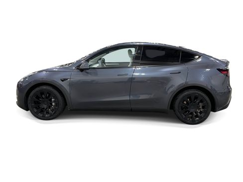 Certified 2023 Tesla Model Y Long Range AWD/4WD image 3