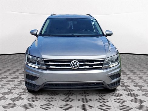 Used 2020 Volkswagen Tiguan SE image 2