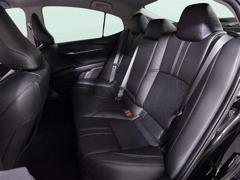 Used 2025 Toyota Camry LE image 15