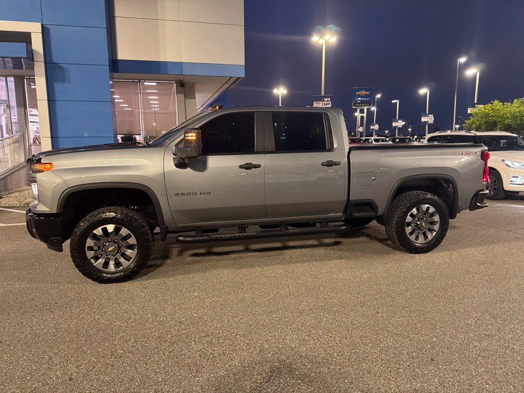 Used 2024 Chevrolet Silverado 2500 Custom w/ Custom Value Package AWD/4WD image 4