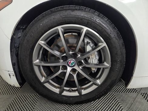 Used 2020 Alfa Romeo Giulia RWD image 7