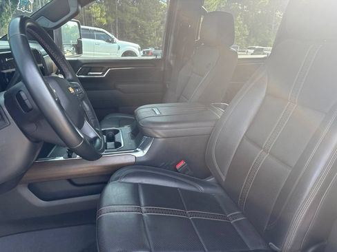Used 2024 Chevrolet Silverado 2500 High Country w/ High Country Premium Package AWD/4WD image 3