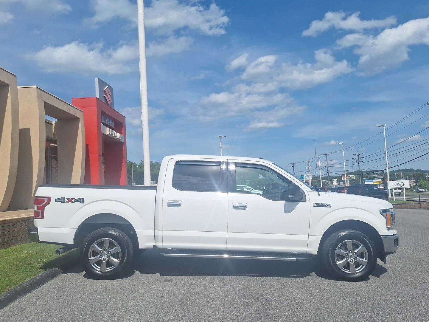 Used 2018 Ford F150 XLT w/ Equipment Group 302A Luxury AWD/4WD image 2