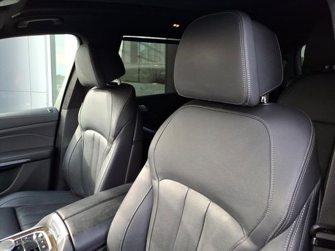 Used 2020 BMW X7 M50i w/ Luxury Seating Package image 13