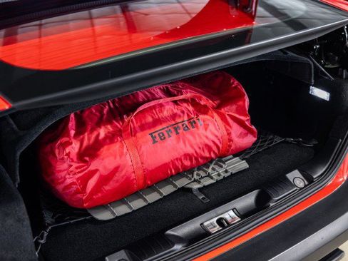 Used 2019 Ferrari Portofino RWD image 24