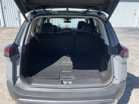 Used 2023 Nissan Rogue SL image 13