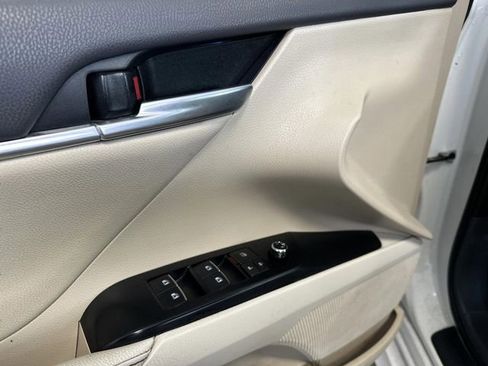 Used 2020 Toyota Camry XLE w/ Driver Assist Package image 28