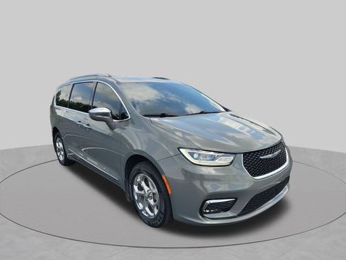 Used 2021 Chrysler Pacifica Limited AWD/4WD image 12