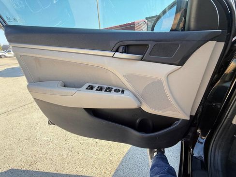 Used 2018 Hyundai Elantra SEL w/ Cargo Package image 35