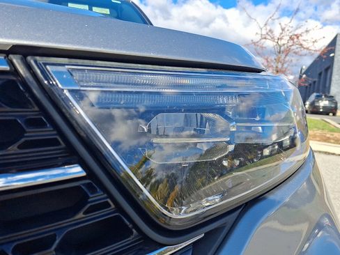 Used 2020 Ford Explorer XLT w/ Class III Trailer Tow Package image 10