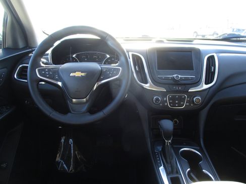 Used 2024 Chevrolet Equinox LT image 17