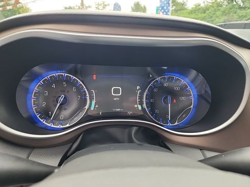 Used 2017 Chrysler Pacifica Touring-L Plus w/ Advanced Safetytec Group FWD image 25