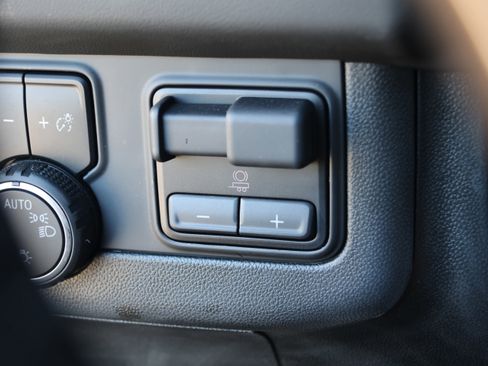 Used 2024 Chevrolet Tahoe High Country w/ Advanced Technology Package image 17