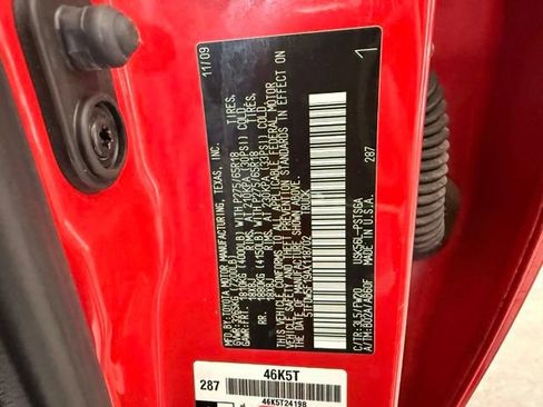 Used 2010 Toyota Tundra 4x4 CrewMax image 9