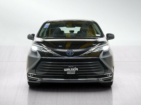 Used 2022 Toyota Sienna XLE AWD/4WD image 8