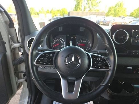 Used 2022 Mercedes-Benz Sprinter 2500 image 16