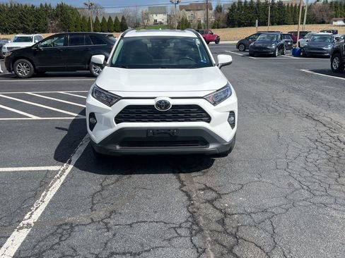 Used 2020 Toyota RAV4 XLE w/ Convenience Package image 9