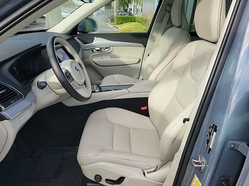Used 2023 Volvo XC90 B5 Core w/ Protection Package Premier image 13