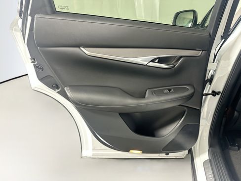 Used 2023 INFINITI QX50 Luxe image 25
