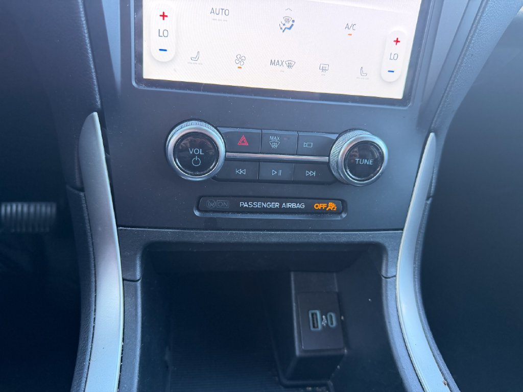 Used 2024 Ford Edge SEL AWD/4WD image 11
