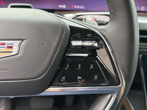 Certified 2025 Cadillac Escalade ESV Sport Platinum AWD/4WD image 39