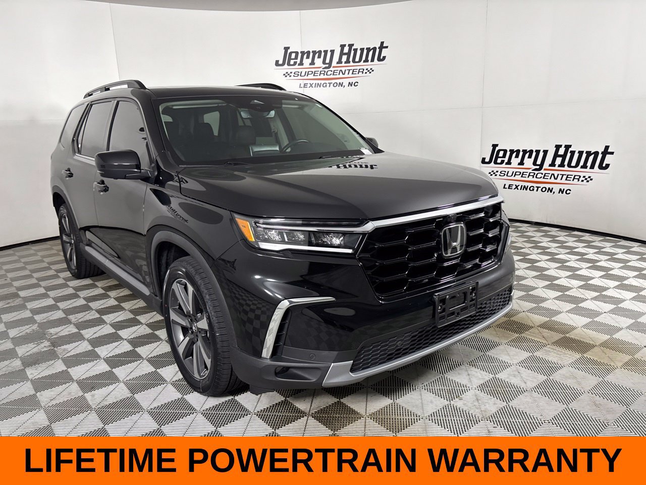 Used 2025 Honda Pilot Elite image 4