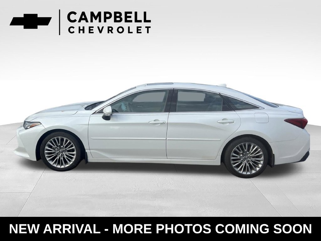 Used 2019 Toyota Avalon Limited FWD image 2