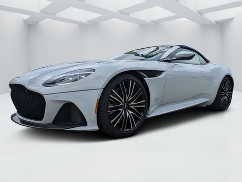 Used 2020 Aston Martin DBS Superleggera Volante RWD image 8