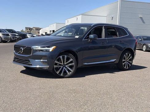 Used 2023 Volvo XC60 B5 Ultimate w/ Protection Package Premier FWD image 2