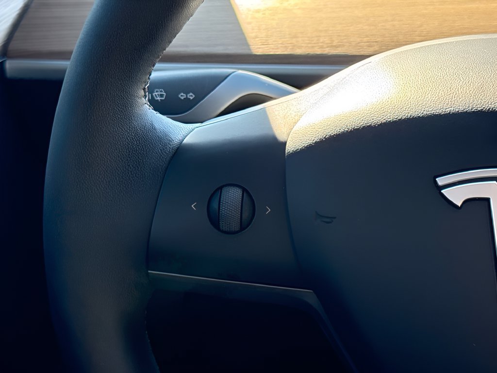 Used 2025 Tesla Model Y Long Range AWD/4WD image 14