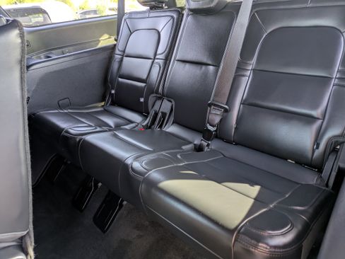 Used 2024 Lincoln Navigator L 4WD image 16