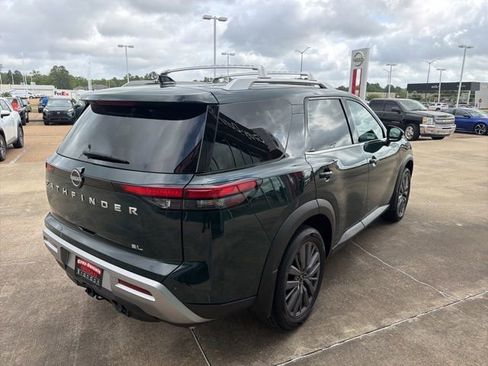 Certified 2025 Nissan Pathfinder SL w/ SL Premium Package image 4