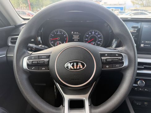 Used 2021 Kia K5 LXS FWD image 12