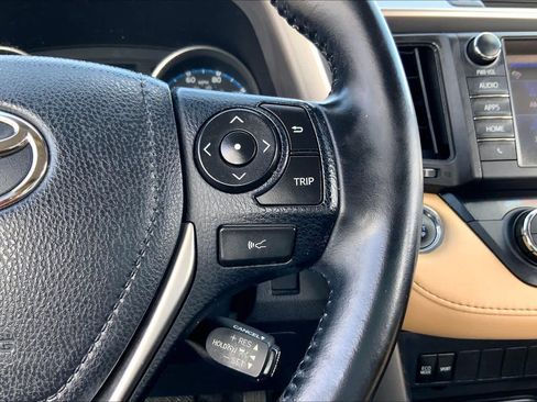 Used 2018 Toyota RAV4 XLE FWD image 24