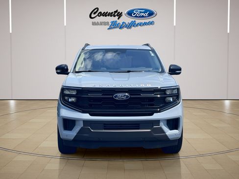 Used 2025 Ford Expedition Active RWD image 20