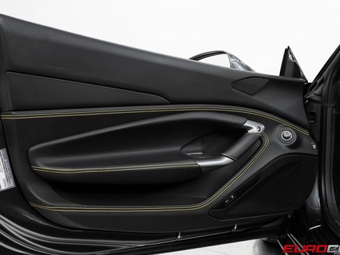 Used 2022 Ferrari F8 Tributo image 29