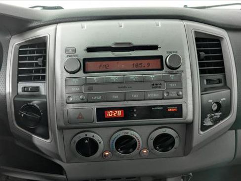 Used 2010 Toyota Tacoma 4x4 Access Cab V6 image 19