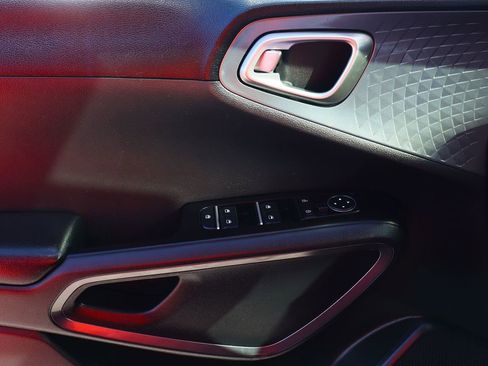 Used 2020 Kia Soul S image 40