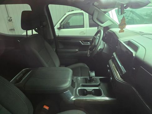 Used 2024 Chevrolet Silverado 1500 LT image 4