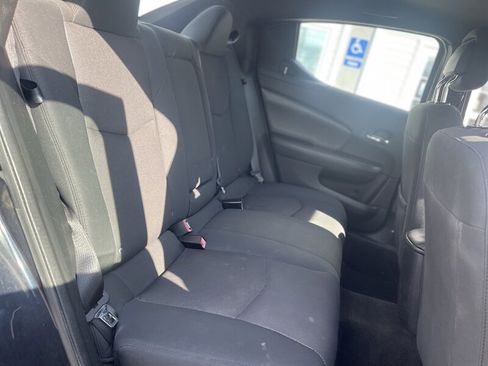 Used 2012 Dodge Avenger SXT image 12