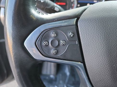 Used 2022 Chevrolet Traverse LT image 14