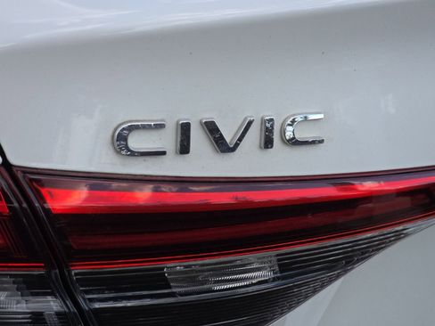 Used 2023 Honda Civic Sport image 12