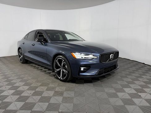 Used 2025 Volvo S60 B5 Core AWD/4WD image 4